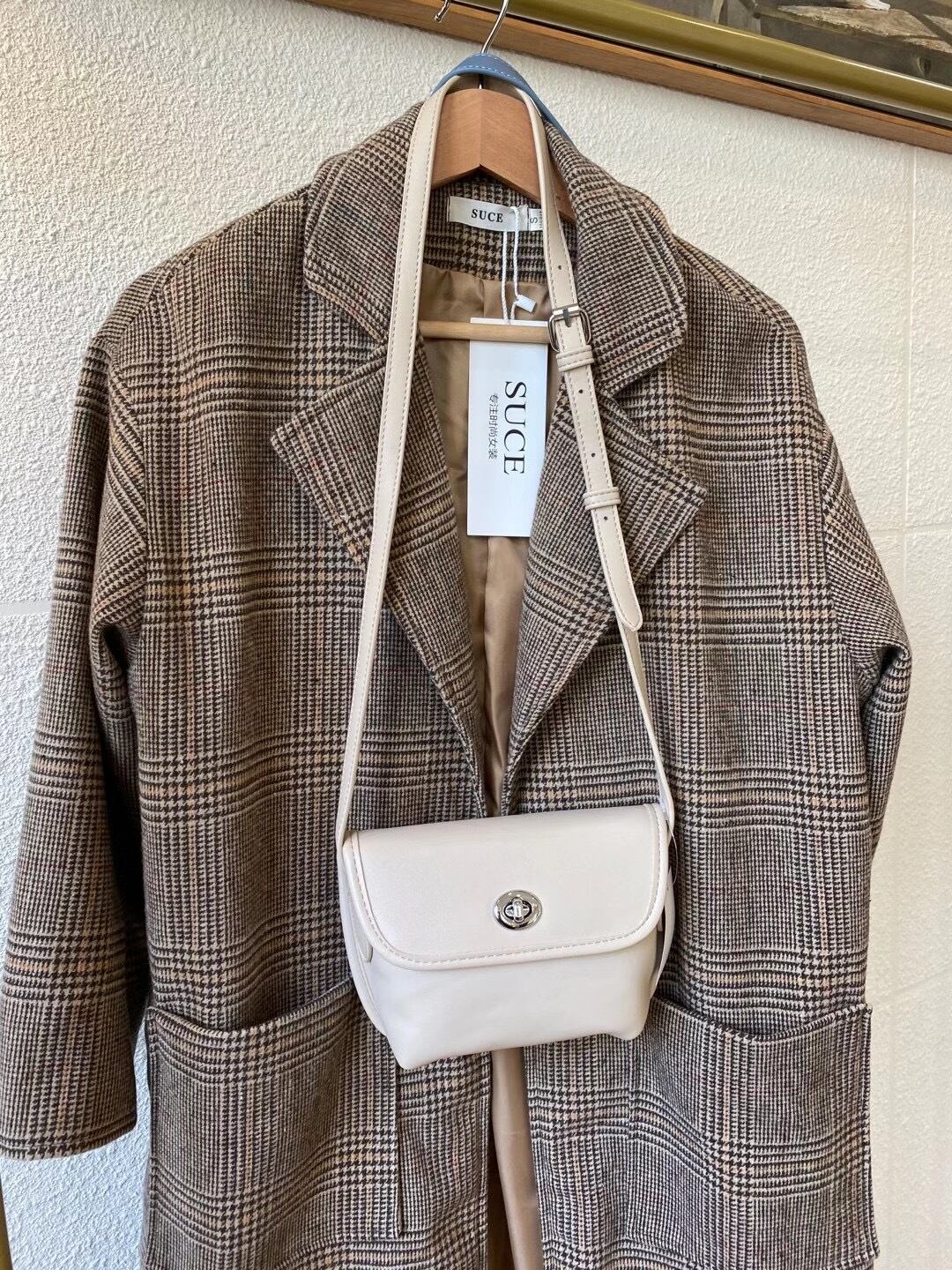 フラップショルダーバッグ