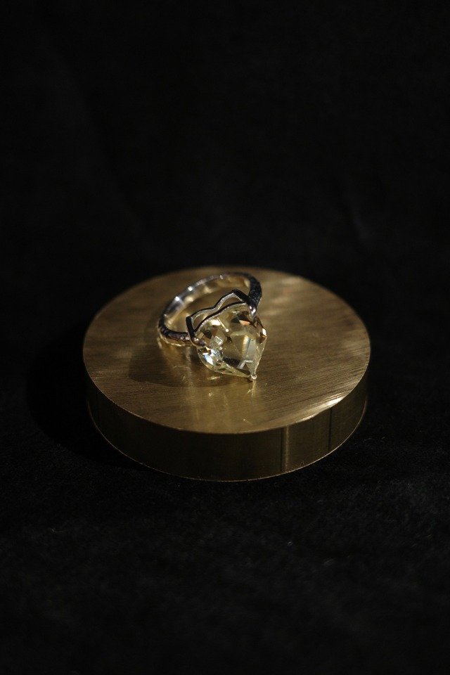 AYNiL jujuwelry 【VTG swarovski heart 3D bed ring -Yellow-】