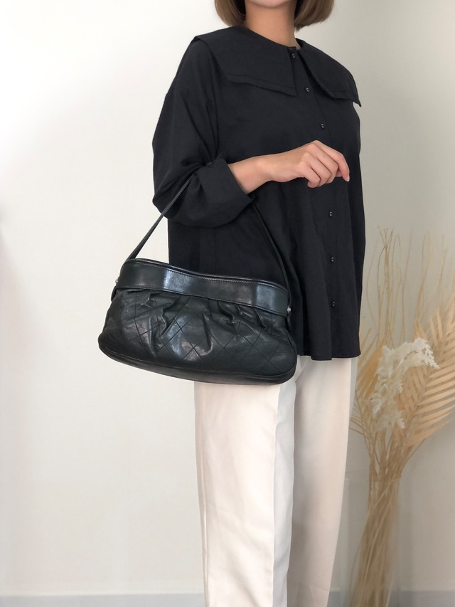 CHANEL シャネル ショルダーバッグ ブラック ロゴ レザー マトラッセ セミショルダーバッグ vintage ヴィンテージ オールド mwt523