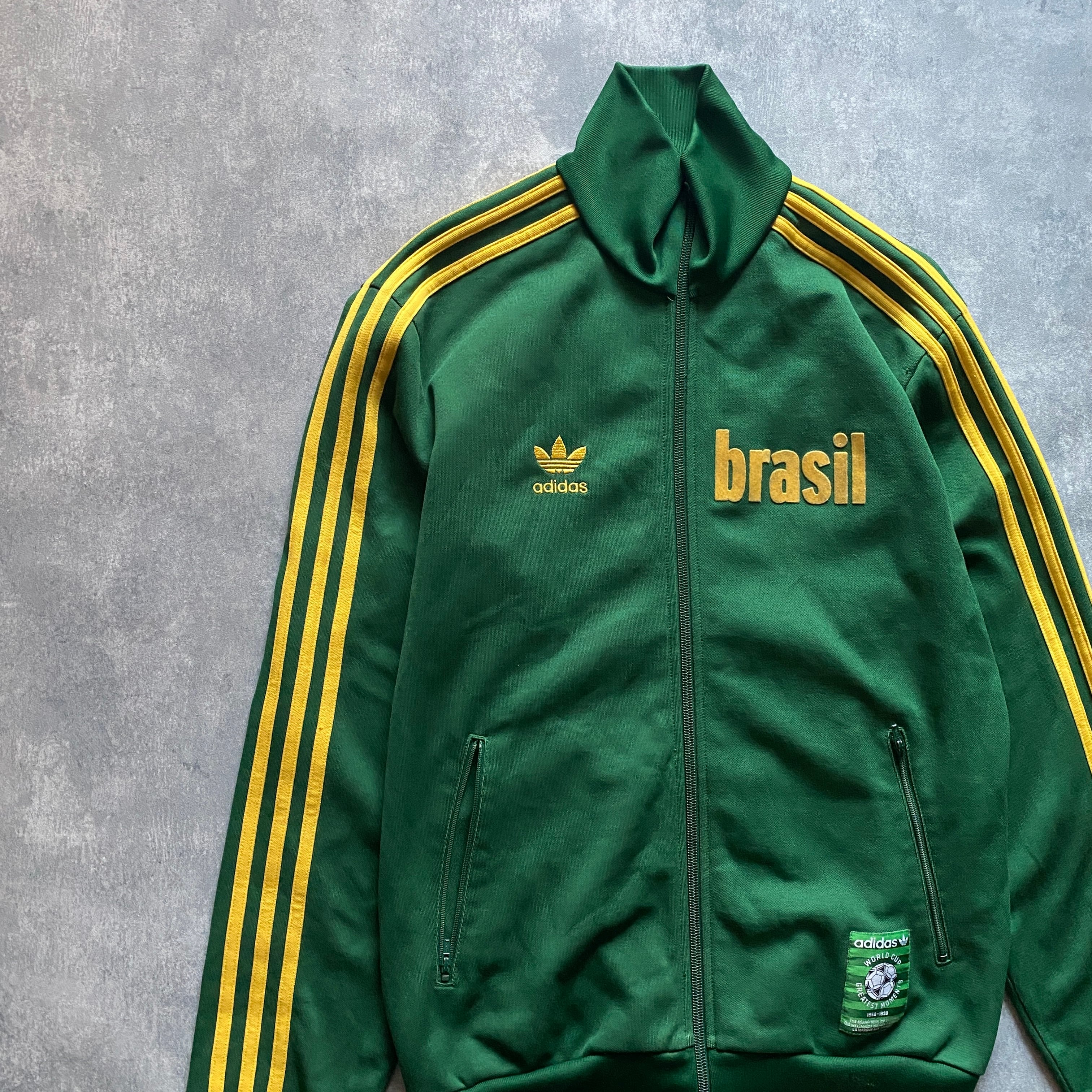 adidas アディダス　サッカーブラジル代表デザイン　刺繍バックロゴ　ジャージ　トラックジャケット