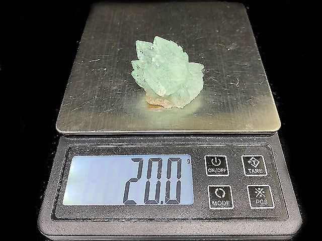 グリーンアポフィライトフラワー原石D（動画有） | Synergy Stone