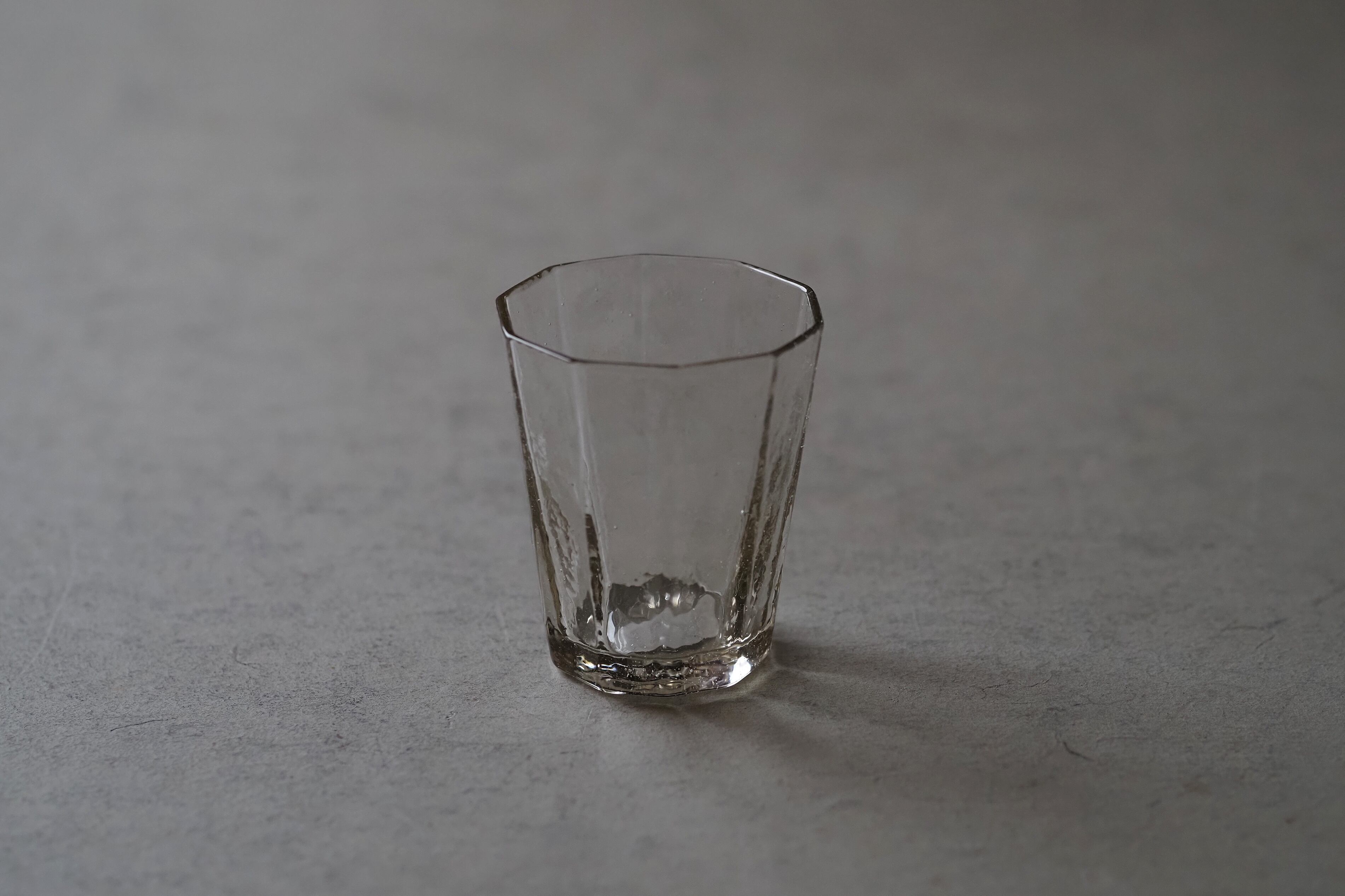 津田清和 22. 十角酒杯 | 陶屋なづな