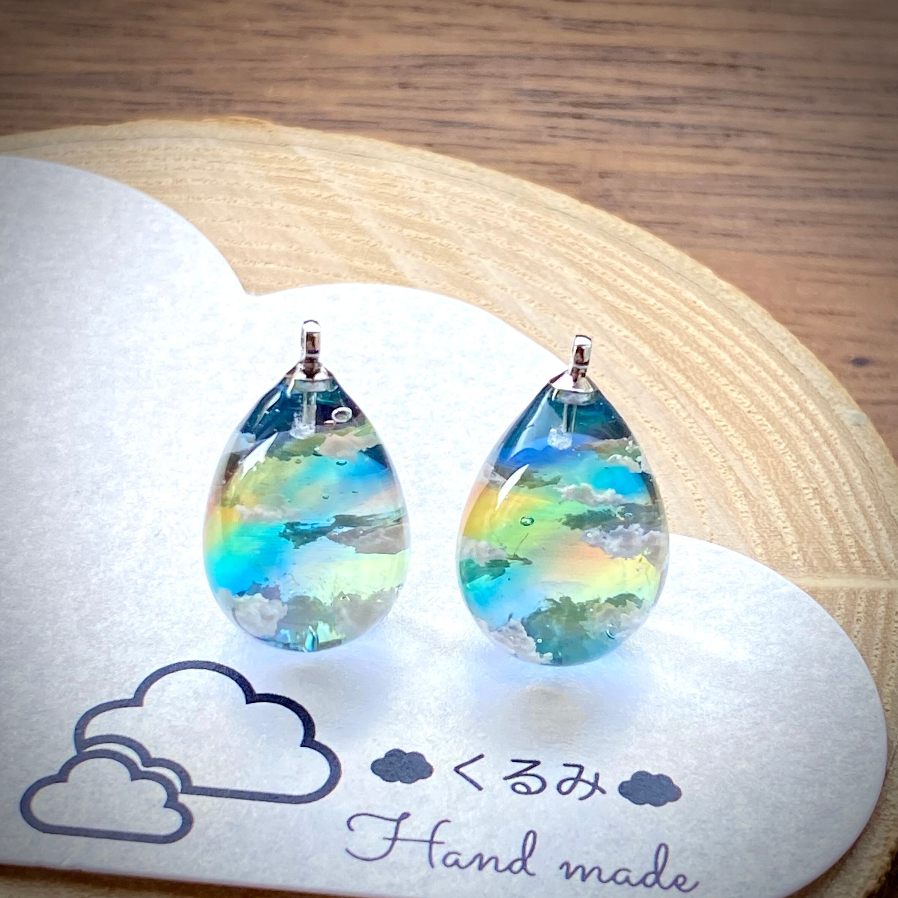 レジンピアス イヤリング 青空にかかる虹 たまご型16×12mm e