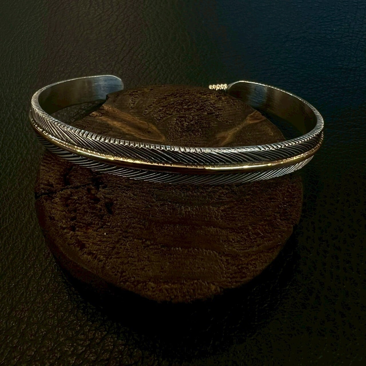 ハーヴィーメイス（Harvey Mace）フェザーバングル12Kgfコンビ7ミリ幅