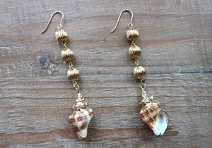 Real shell&three-strand gold beads earrings 