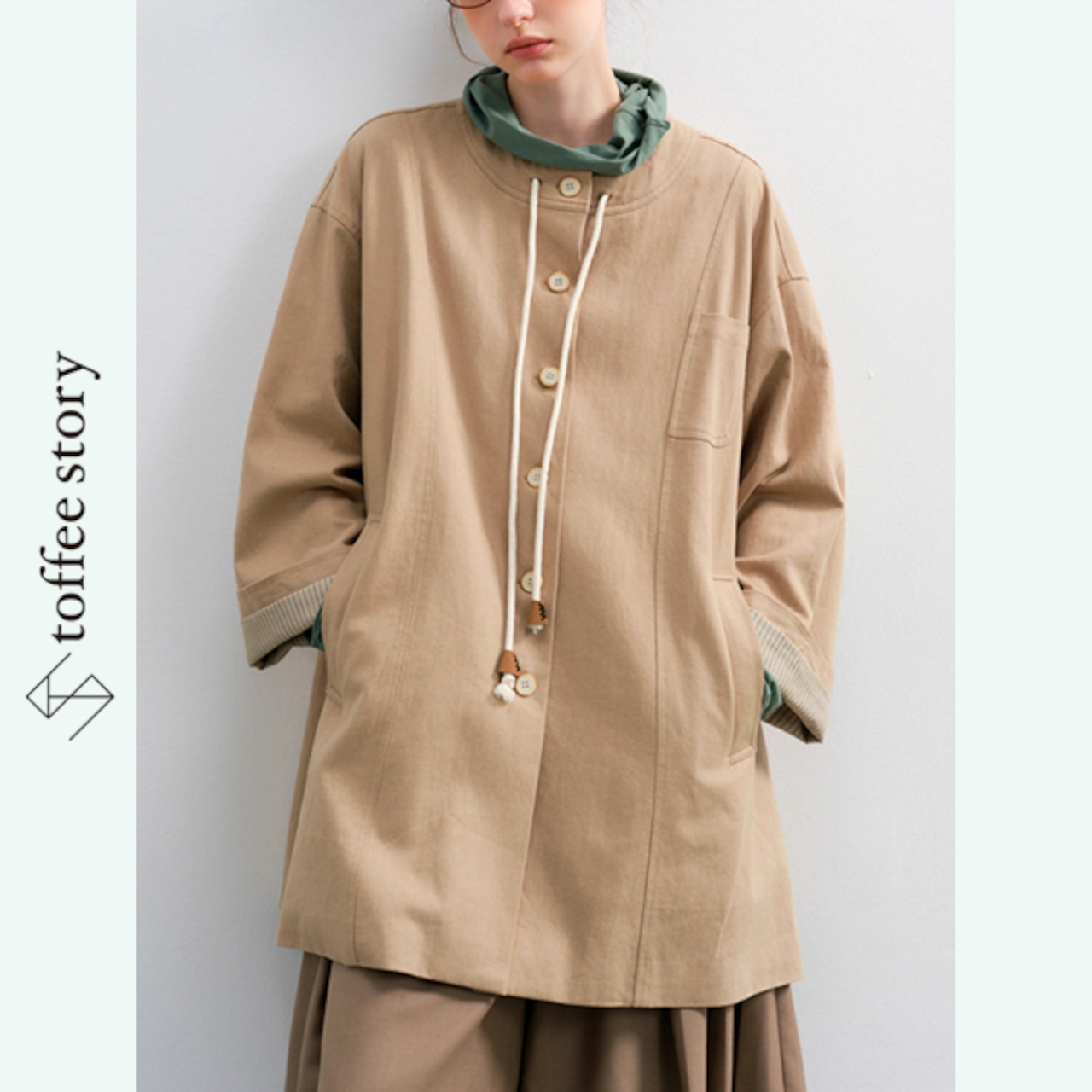 ストライプを忍ばせた秋の余韻コート 《P0257》