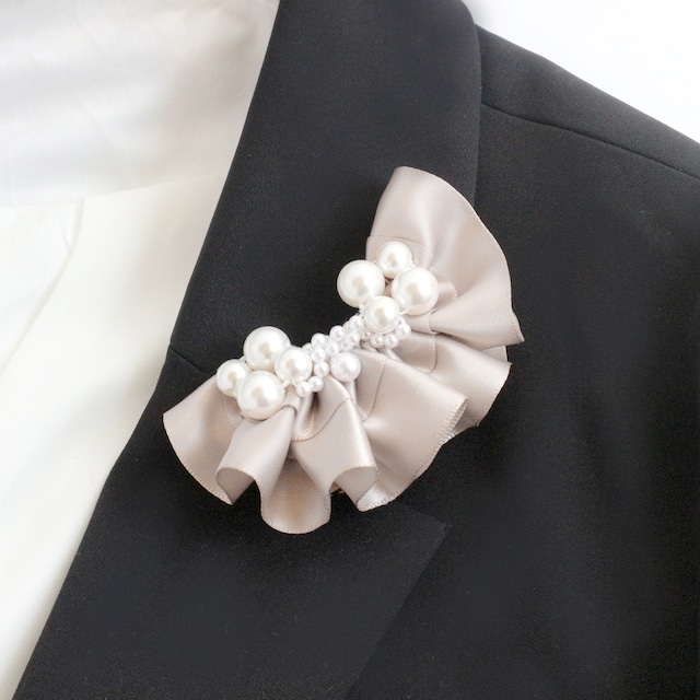 大人可愛いリボンとパールのコサージュ 2wayブローチ ヘアクリップ ベージュ オフホワイト フォーマル 入学式・卒業式