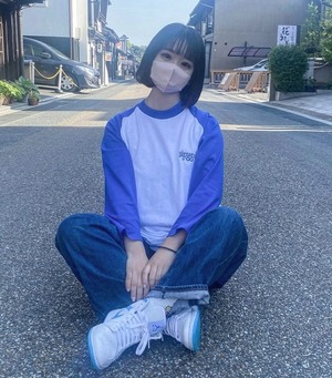 スニーカーラバーに捧げる服 Blue