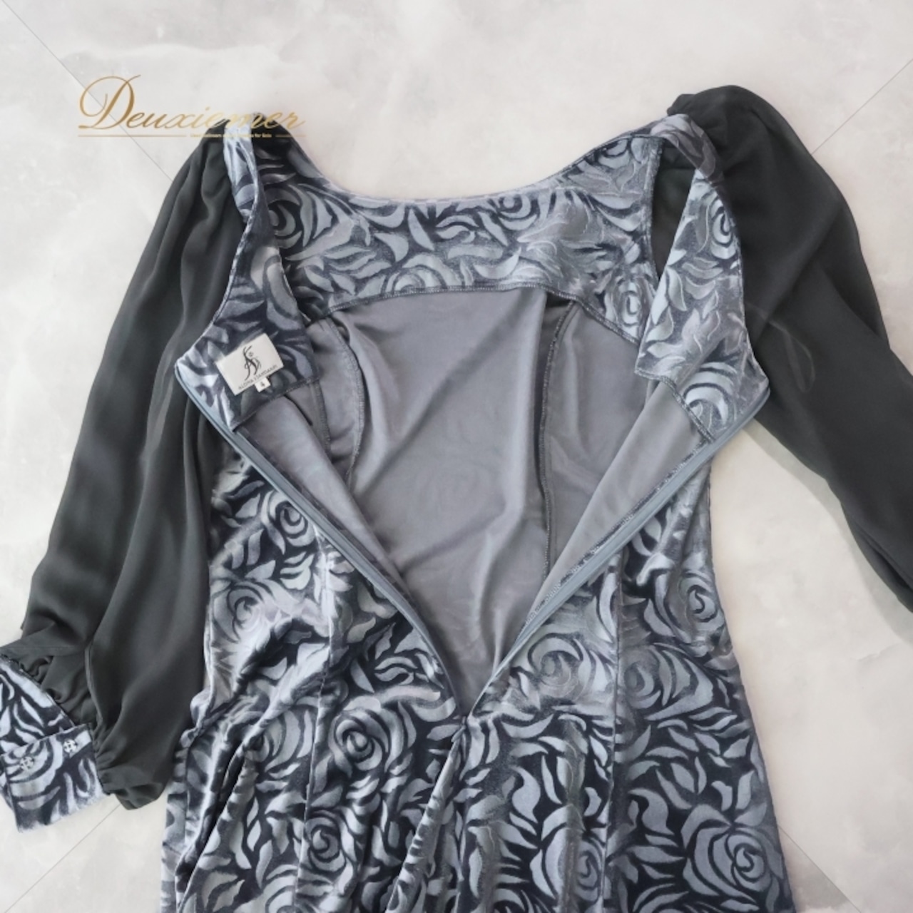 フラダンス 衣装 ワンピース ドレス ブラック系 アロハスタンダード 日本製 ALOHA STANDARDS ベロア チュール バラ フラワープリント グレイ系 黒 灰色 ハワイアン アロハ フラ ダンス レッスン 練習 華やか 大人っぽい モノトーン シフォン おしゃれ フェミニン かわいい レディース