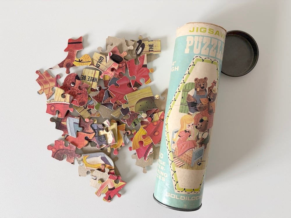 【U.S.】50ピースの筒入りパズル「ゴルディロックスと3匹のくま」 / "Goldilocks and the Three Bears" 50-Piece Puzzle in a Tube