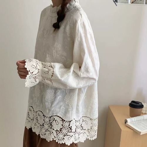 2色/スタンドフリルネック刺繍ブラウス ・12139
