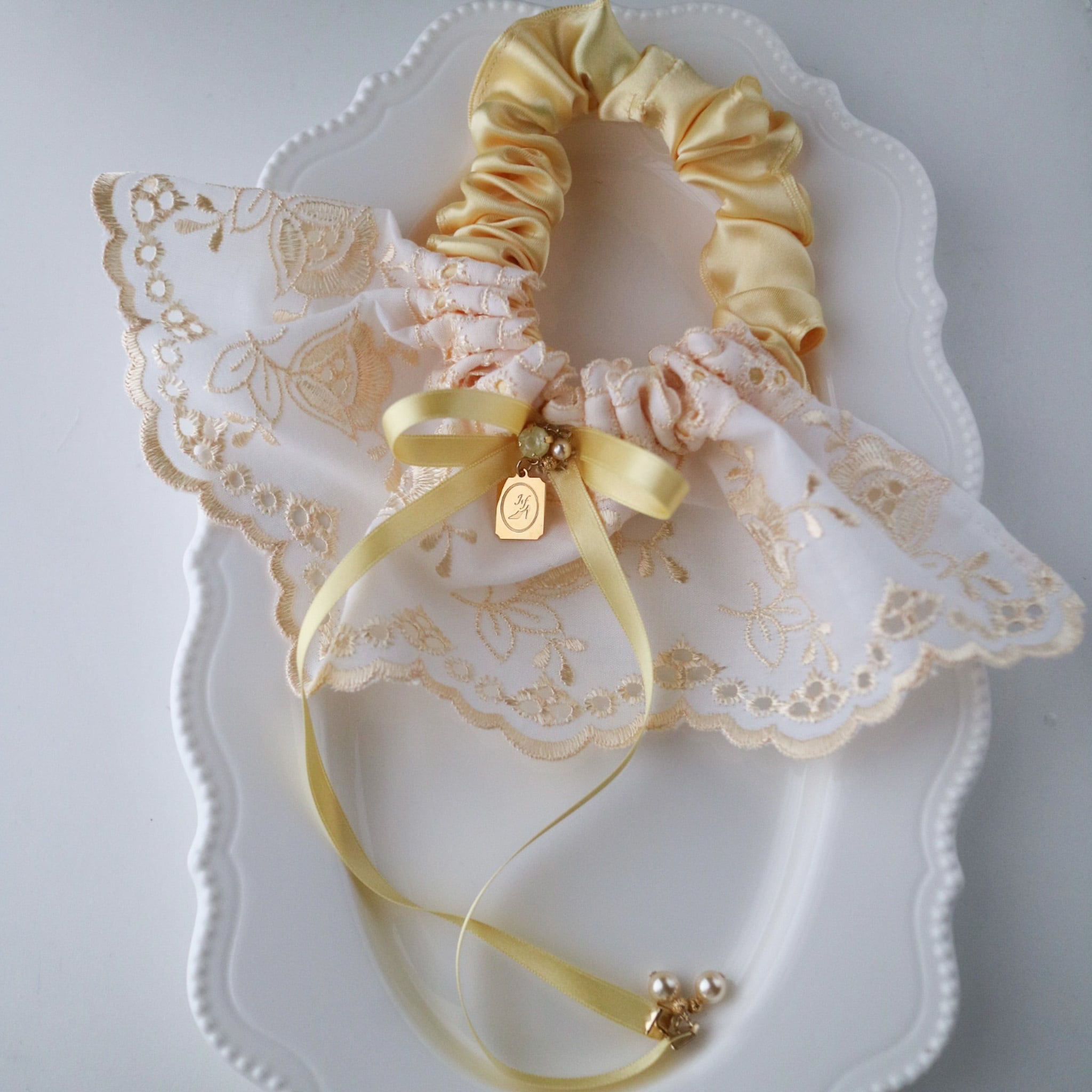 Lumière ― イエロー|英国刺繍レース ハーフシュシュ