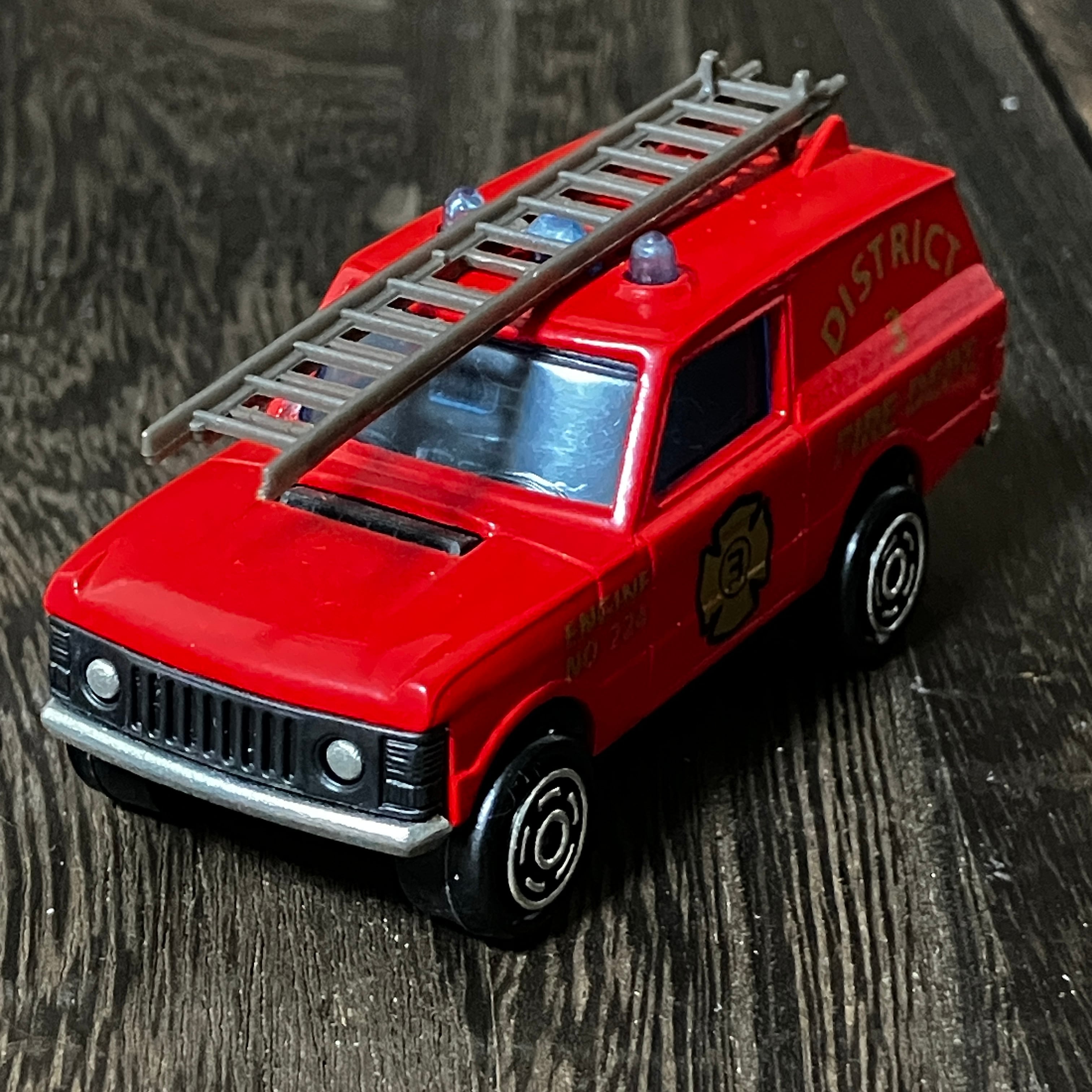 ランドローバー 消防車 ミニカー Bruder ブルーダー 消防車