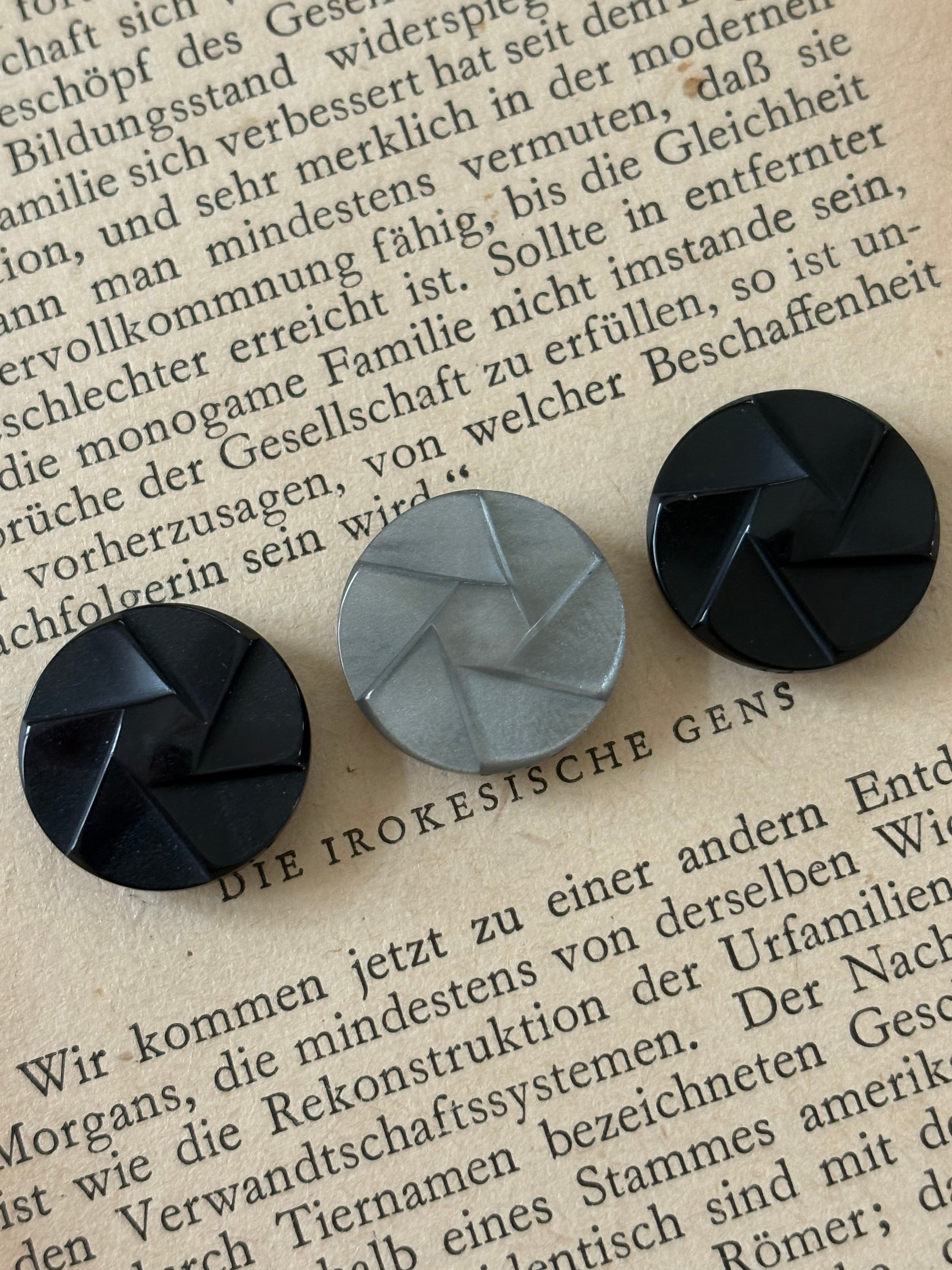 18mm Japanese ヴィンテージボタン スパイラル 螺旋 らせん レトロ アクセサリーパーツ 装飾材 カルトナージュ