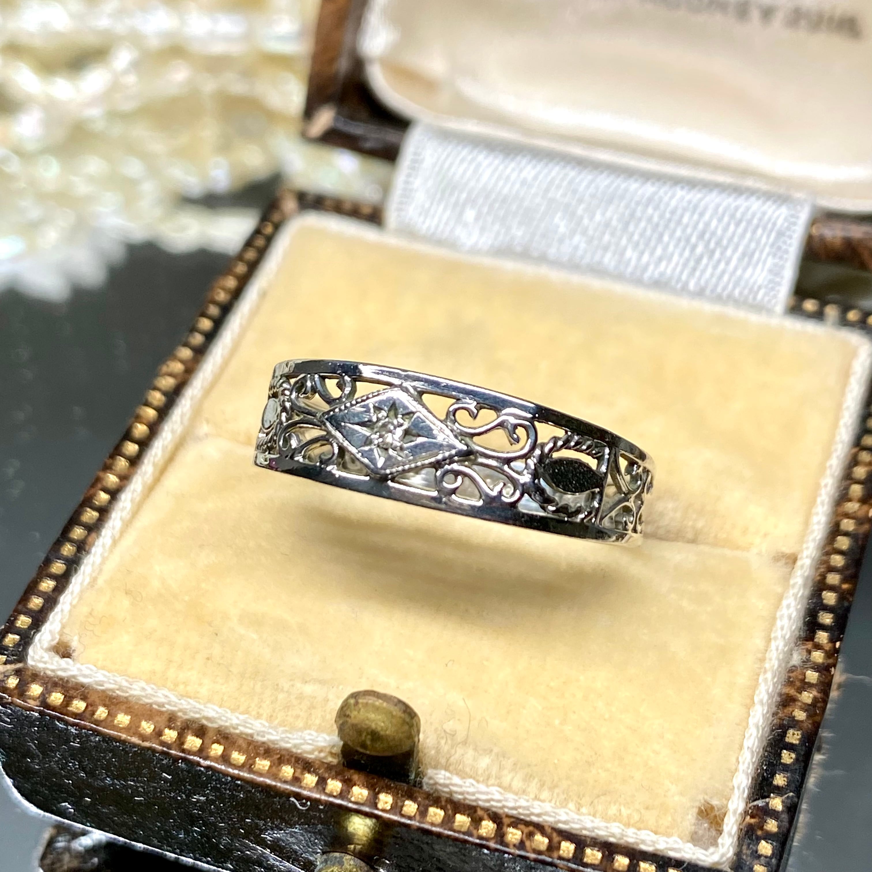 【Japanese traditional ring】昭和レトロリング レースのような透かしデザインがエレガントな指輪
