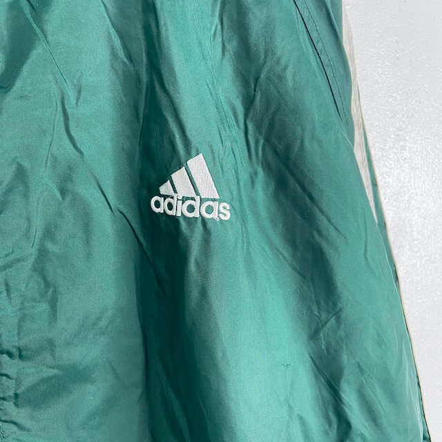『送料無料』90s adidas ナイロンジャケット　パフォーマンスロゴ　緑　三本ライン