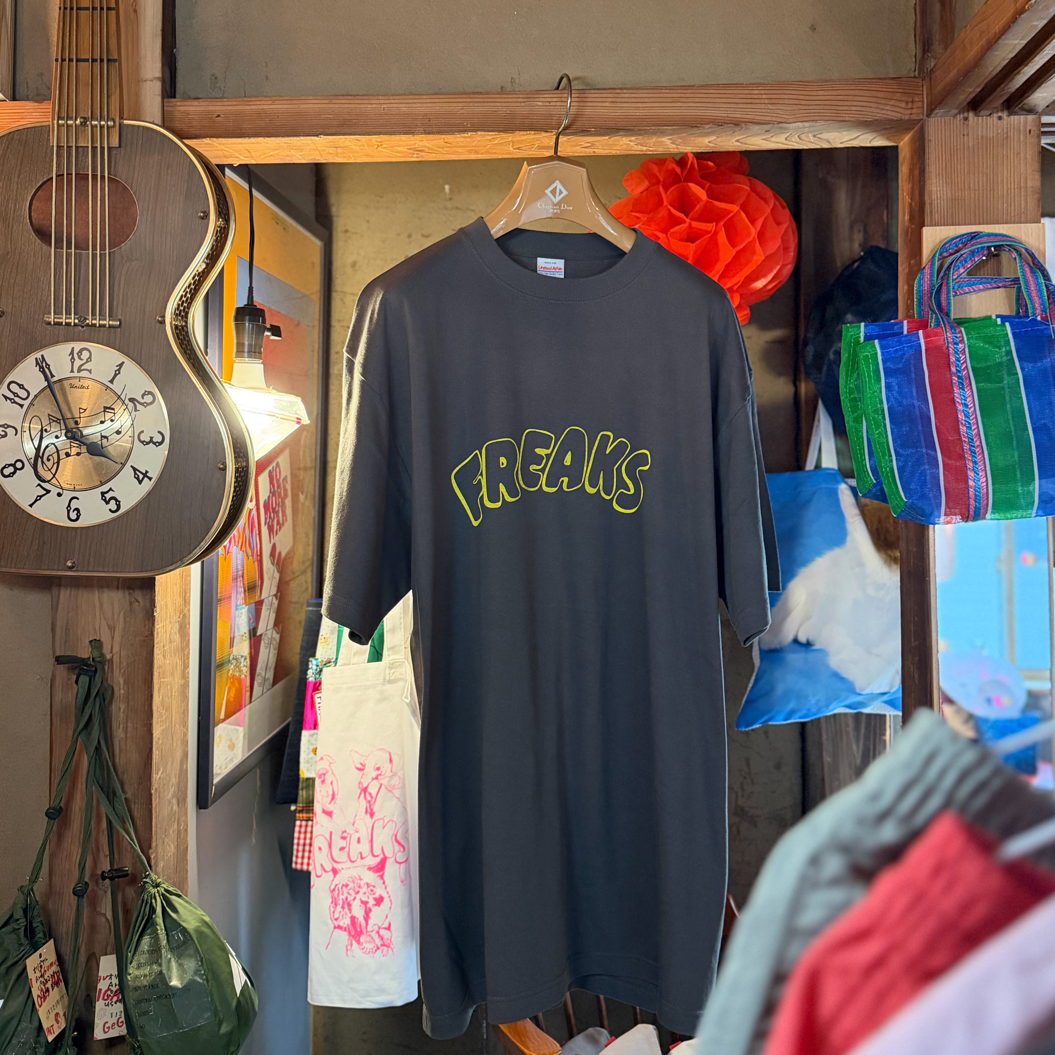 freaks big Tee | KABUKU