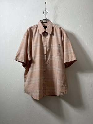 pink plaid pattern short sleeve shirt