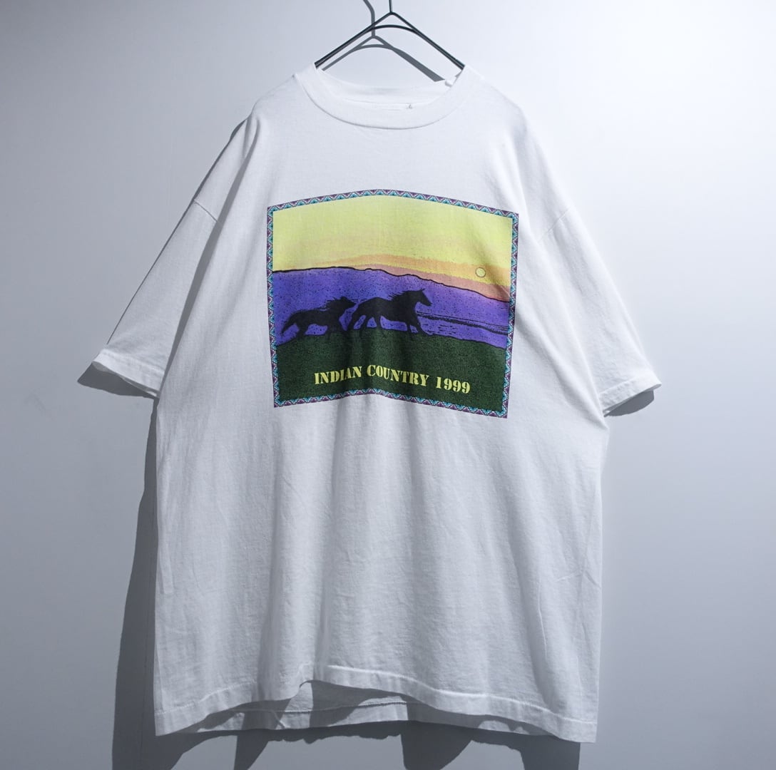90s White Horse Landscape Artistic Print T-Shirt