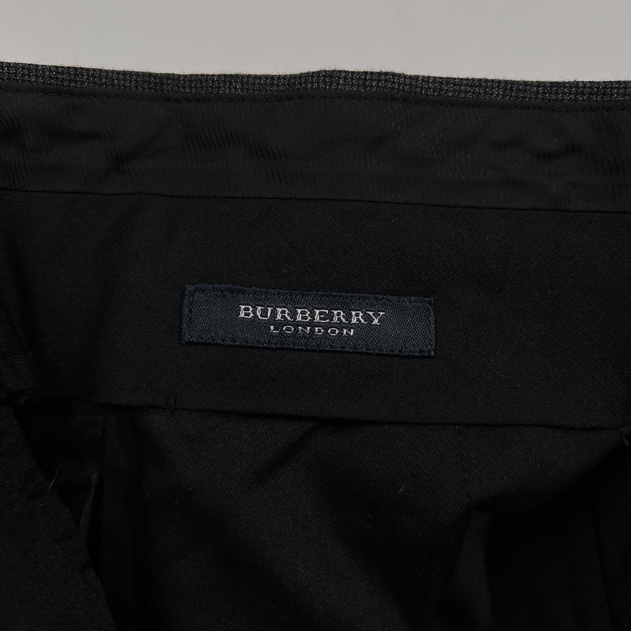 BURBERRY LONDON バーバリー ロンドン カシミヤ混 スリム タック スラックスパンツ 82 /チャコールグレー/三陽商会