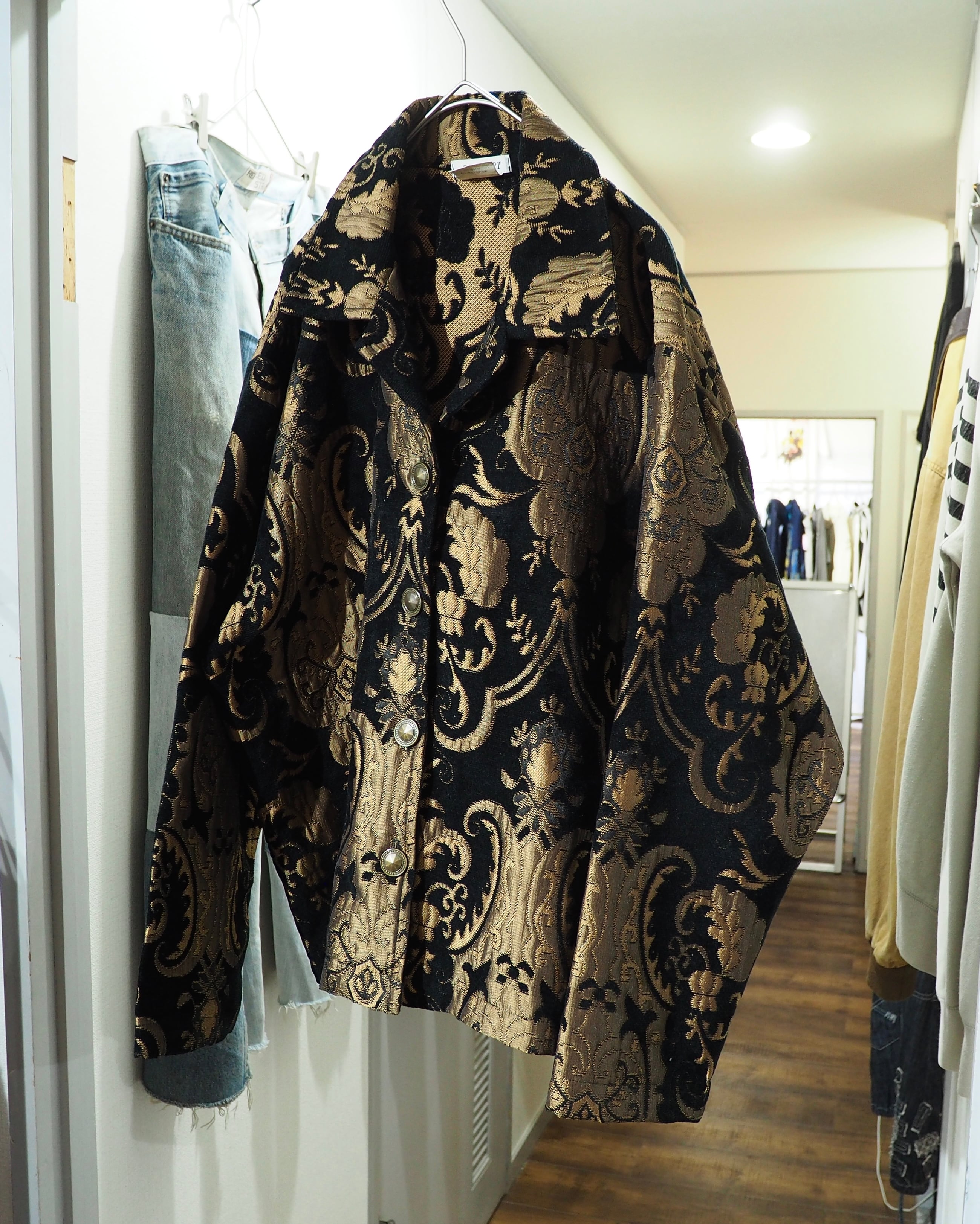 " Made in USA " Beautiful Luxury Baroque Pattern Vintage Gobelin Jacket