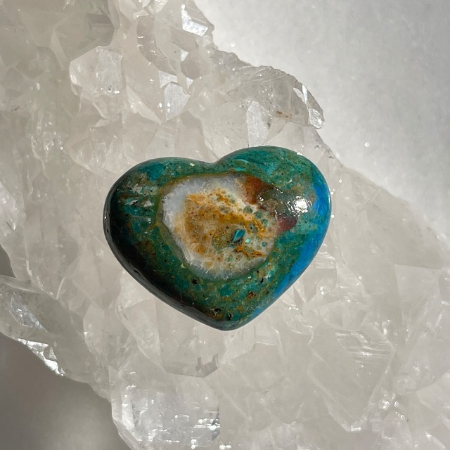 【セドナで浄化】【超美石】最上級クラス！！ペルビアン　ブルーオパール　ハート　タンブル　※ポーチ付き　2157