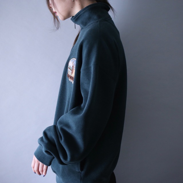 "刺繍×鹿" one point design over silhouette half-zip sweat pullover