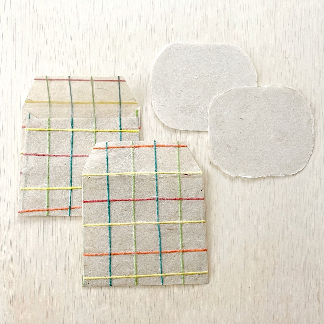 手漉き和紙のメッセージカード ２枚入り チェック柄 赤緑 手漉き和紙 Fuuro Paper