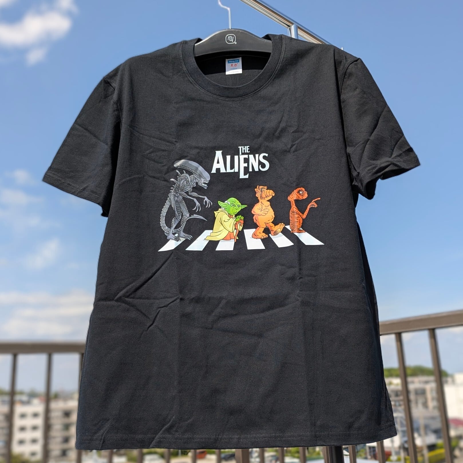 再入荷!【 THE ALIENS / エイリアンズ 】Abbey Road / アビーロード / アビイ・ロード / 映画Tシャツ / 80'90' MOVIE / Tシャツ〚アメリカン雑貨 アメトイ〛