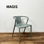 MAGIS RE AIR-ARMCHAIR マジス リ・エアアームチェア SD1073  ダイニングチェア アームチェア ガーデンチェア アウトドアチェア デザイナーズ家具 モダン スタッキング可 屋外使用可 グレー系【展示品】【送料無料】
