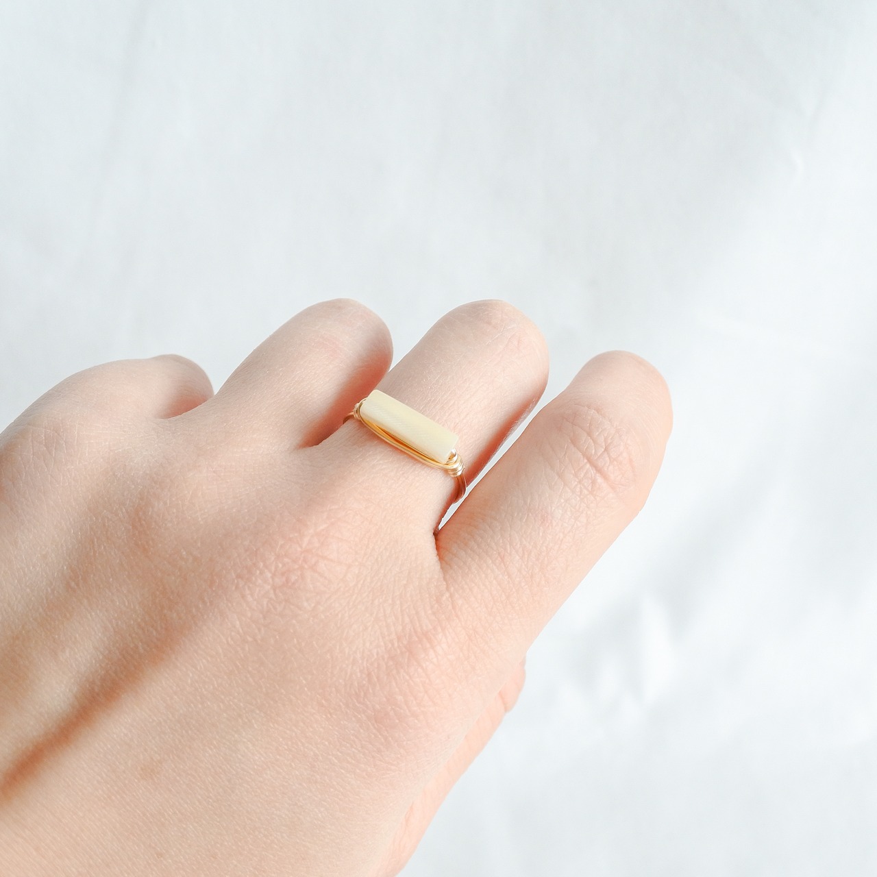 シェル　ほそながい　ゴールドの指輪