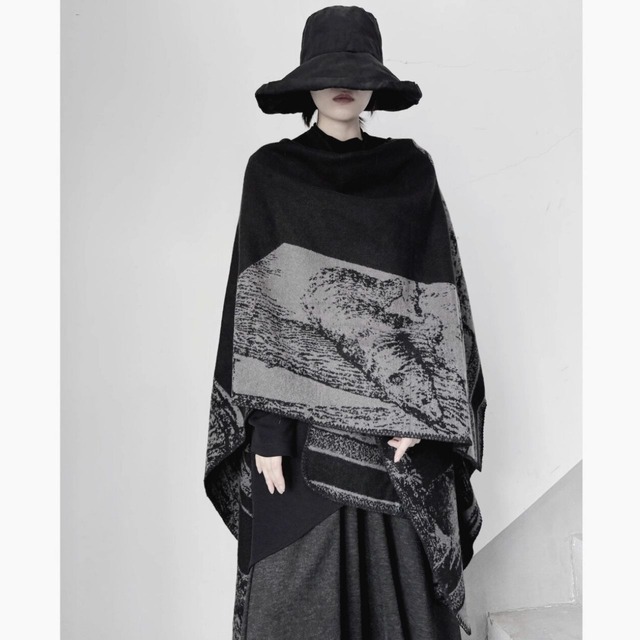 Graphic art jacquard large stole C0728