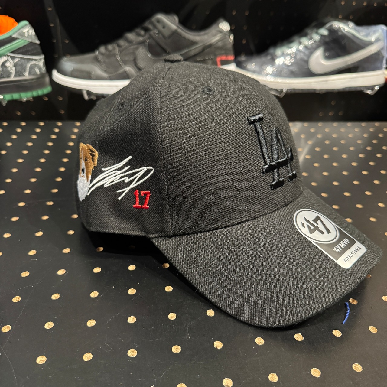 【海外限定】MLB 大谷翔平 ドジャース MVP サイン刺繍 デコピン刺繍 キャップ BLACK