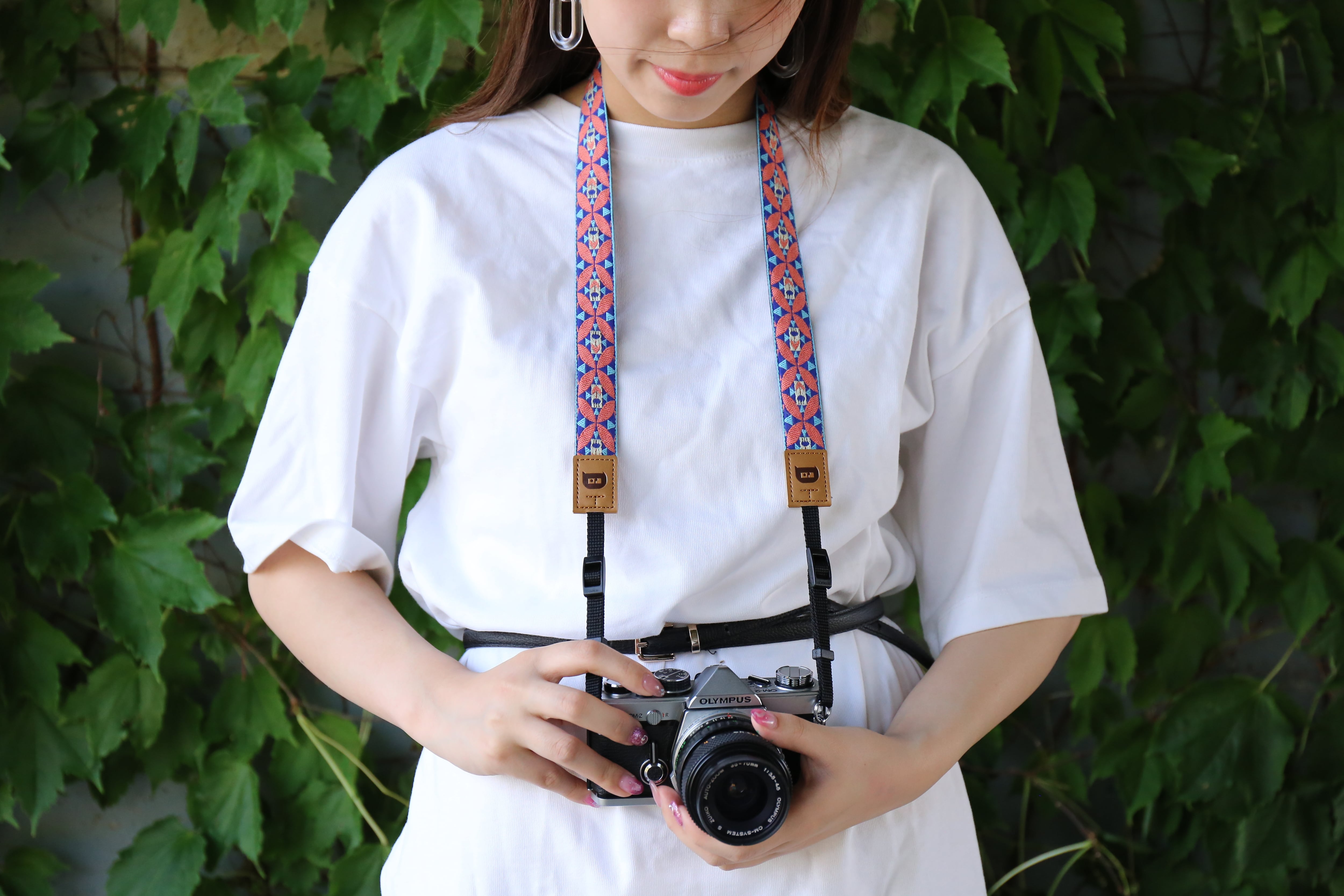 全3色 チューリップ柄 オリボンカメラストラップ | レピヤンリボン