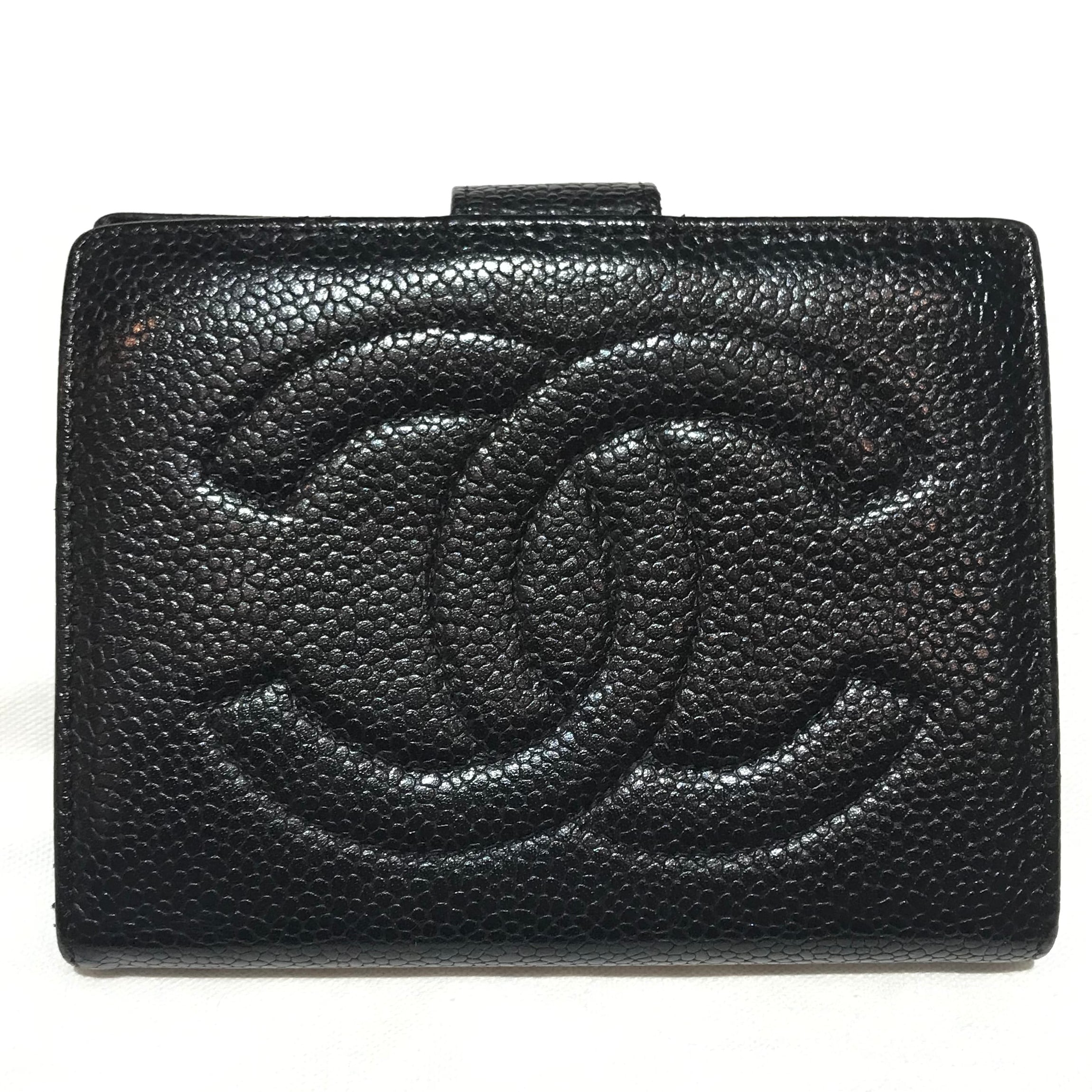 CHANEL キャビアスキン ビッグココマーク 二つ折り財布 シャネル | J&marmie vintage select powered by  BASE