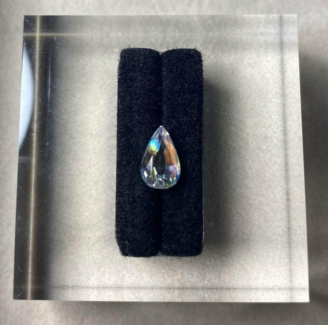 レインボームーンストーン0.90ct 宝石ルース レインボームーンストーン0.90ct 宝石ルース