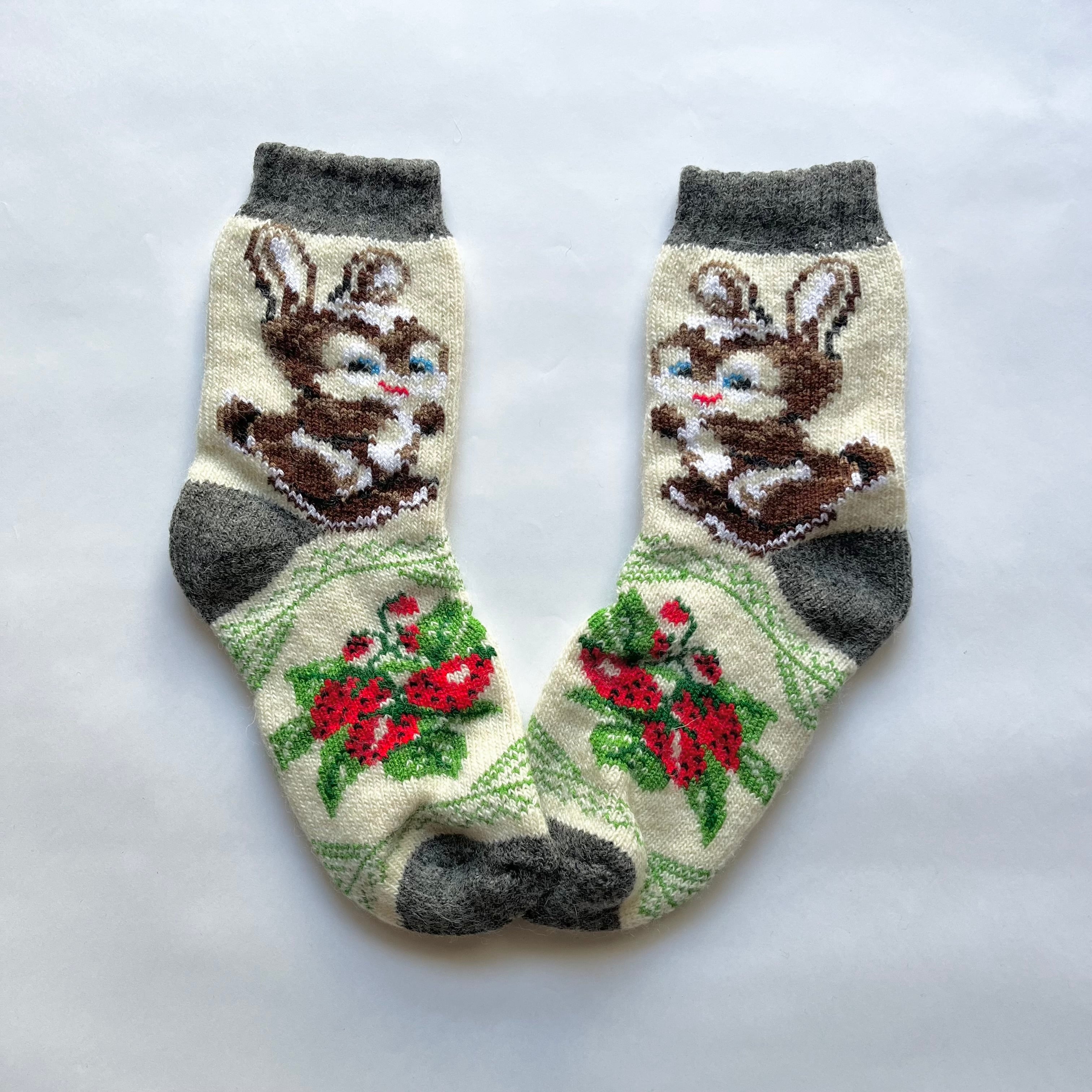 ウクライナ支援/ウールソックス(ウサギ柄)