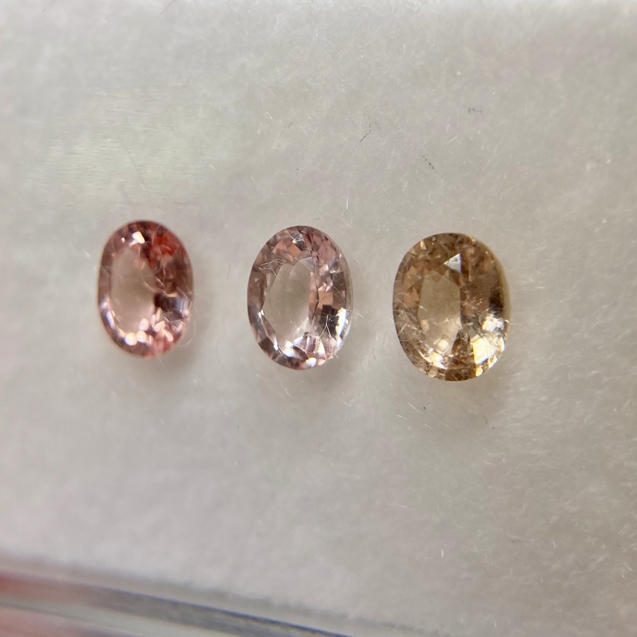 オーバル サファイア ピンク系 3点セット 約4.4mm*3.5mm  No.3-2