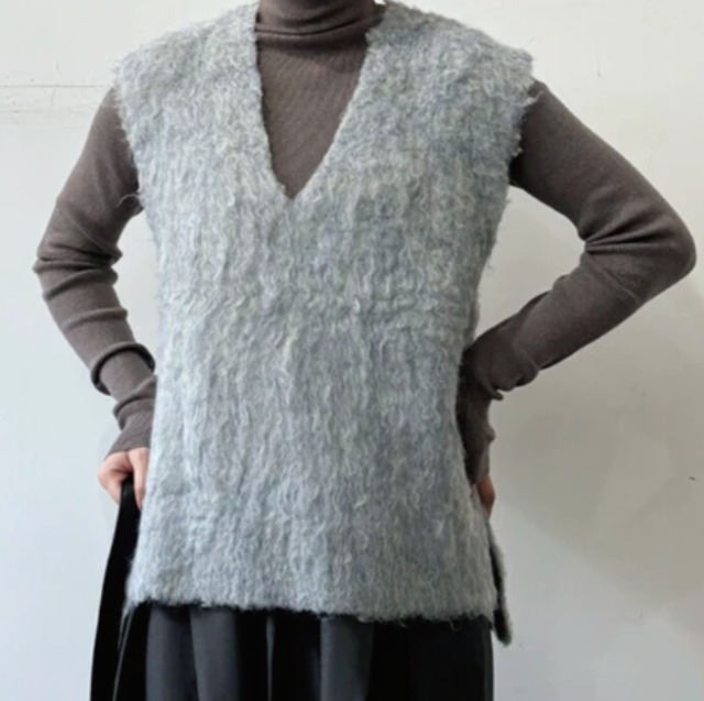 【早期発送】シャギーVネックライトベスト