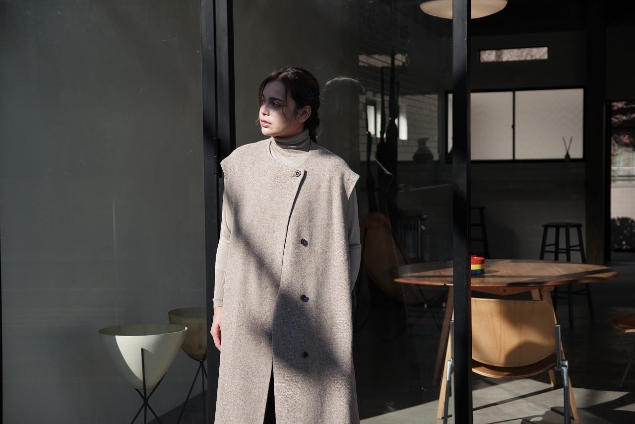 British Herringbone Sleeveless Coat