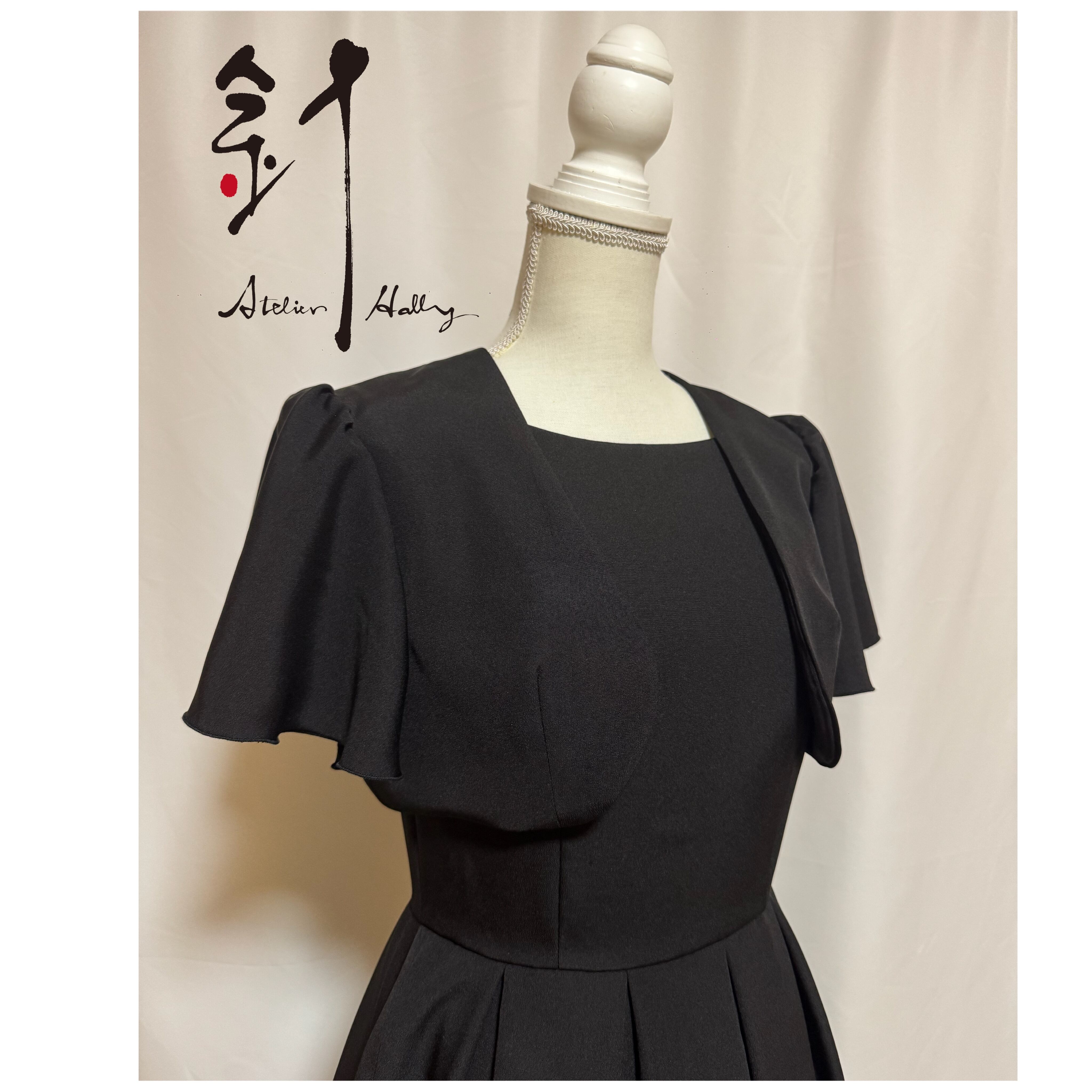 一点物】黒留袖リメイク Vバックドレス〈フレアスリーブボレロ付き