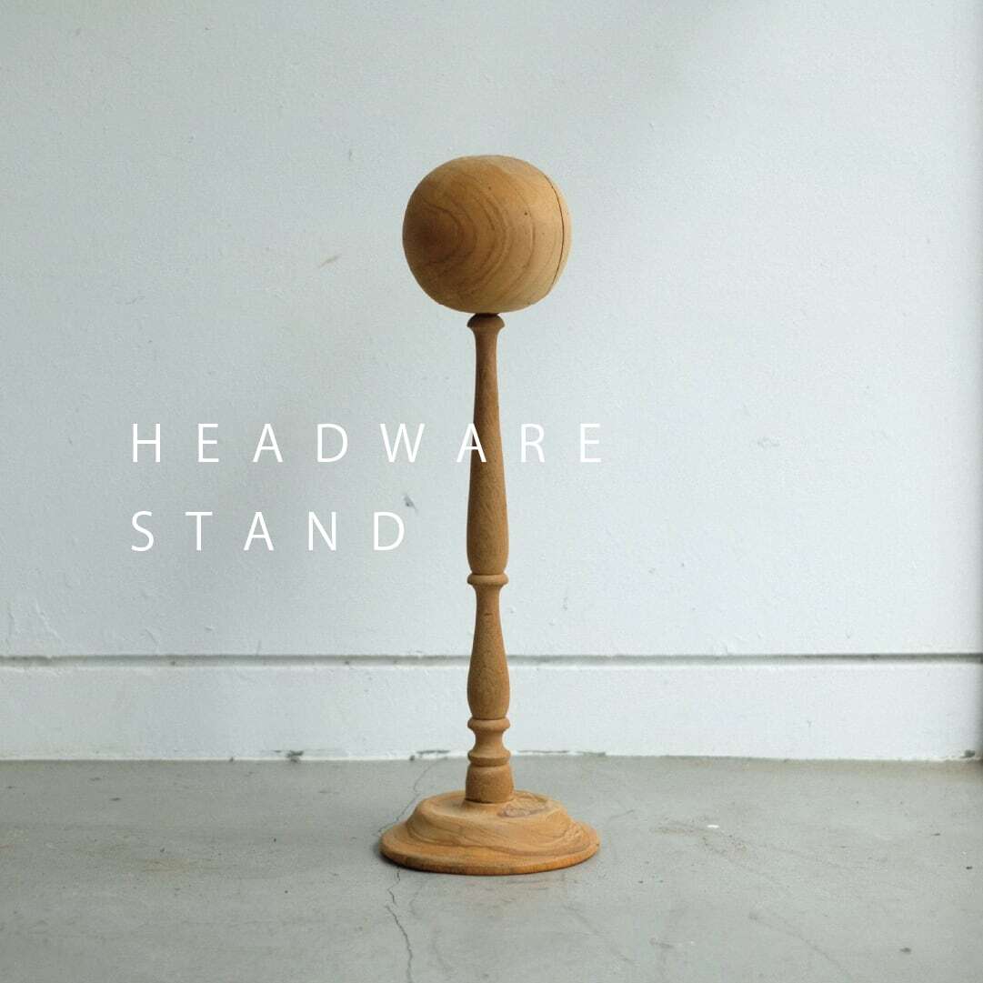 VONA wooden spindle HEADWARE STAND