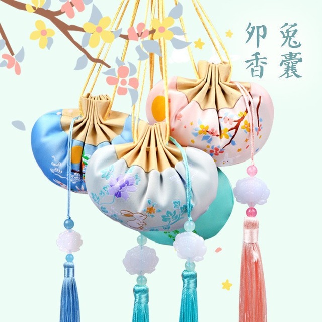 流蘇付きうさぎ香袋 - 山を構える