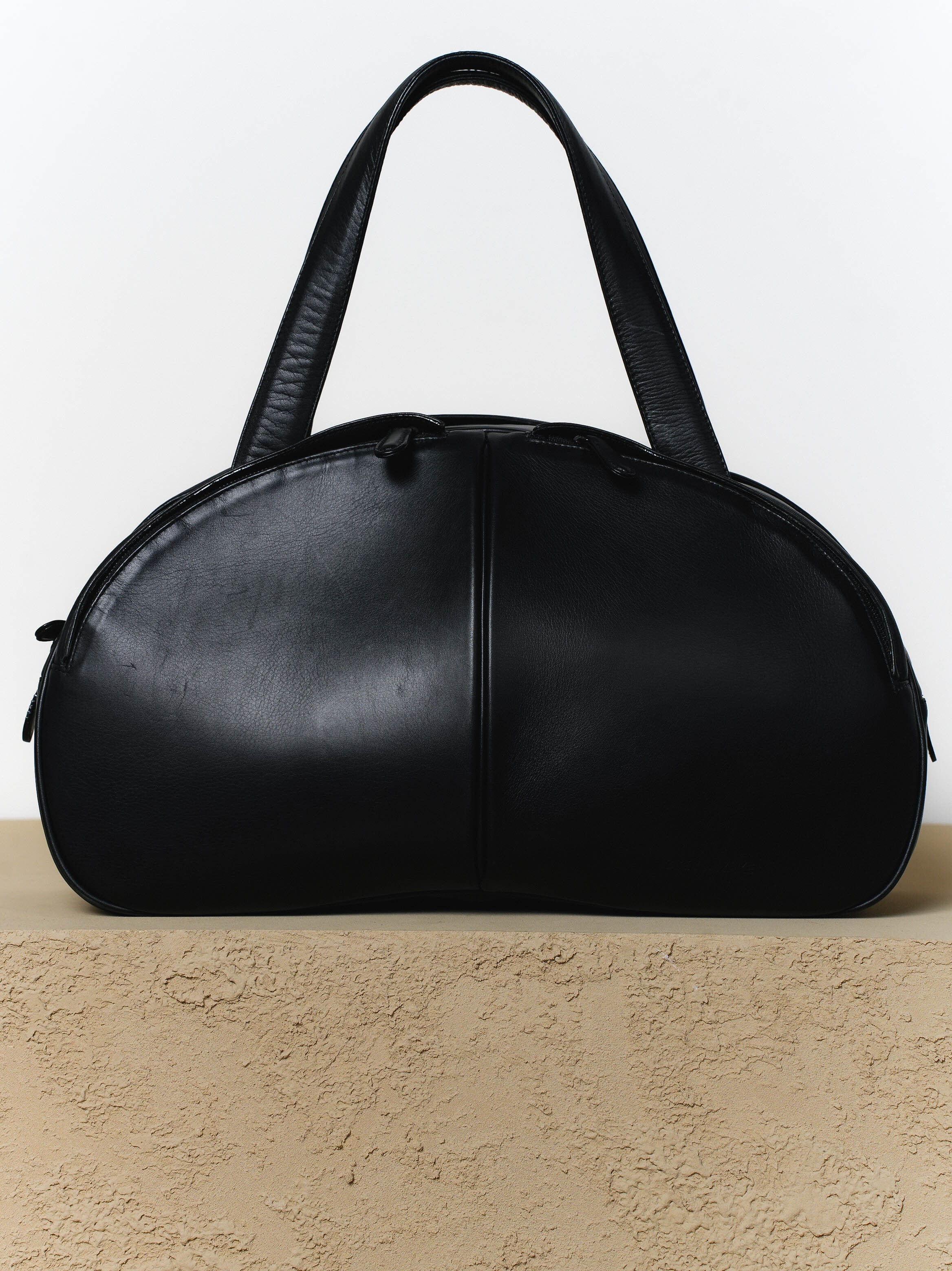 ISSEY MIYAKE イッセイミヤケ Leather Dome Hand Bag | Raum Vintage