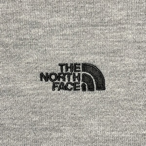 【THE NORTH FACE】直営店 限定 完売 ワンポイントロゴ 刺繍ロゴ バックロゴ スウェット トレーナー プルオーバー MEDIUM アウトドア 脇リブ 肉厚 ノースフェイス US古着