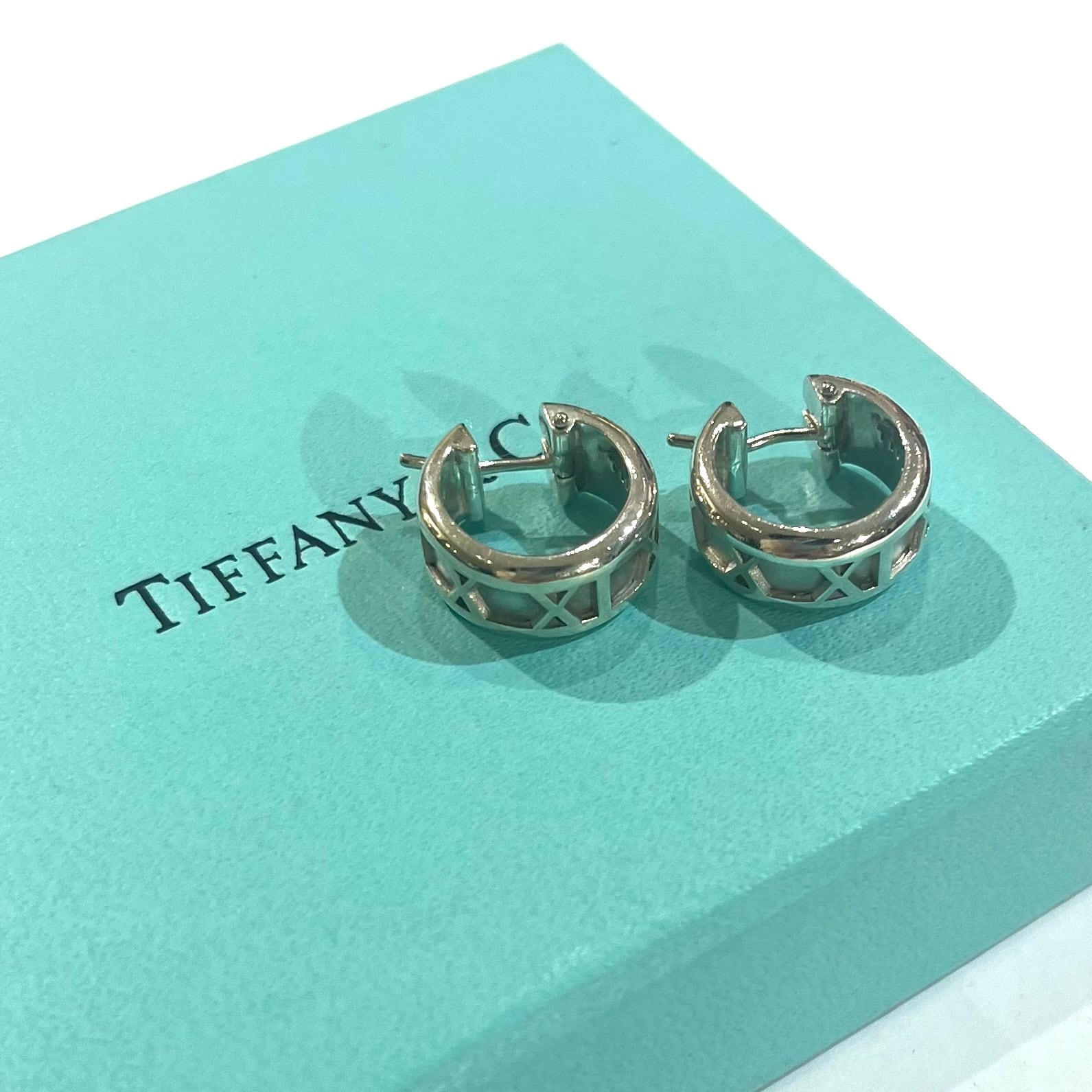 TIFFANY&CO.】2225 アトラス フープピアス／シルバー925／幅0.5cm×直径