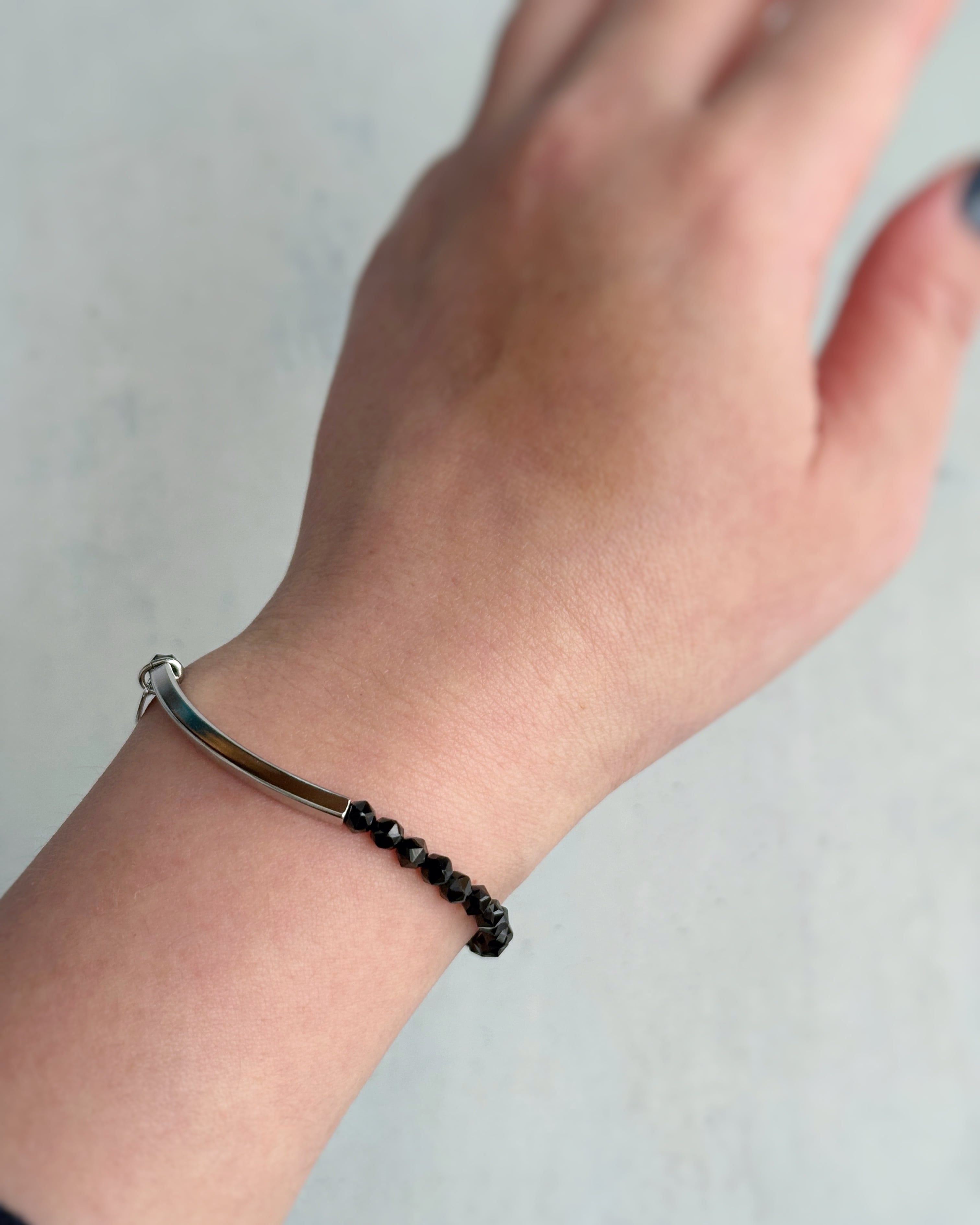 Tube & stone bracelet(ブラックスピネル)