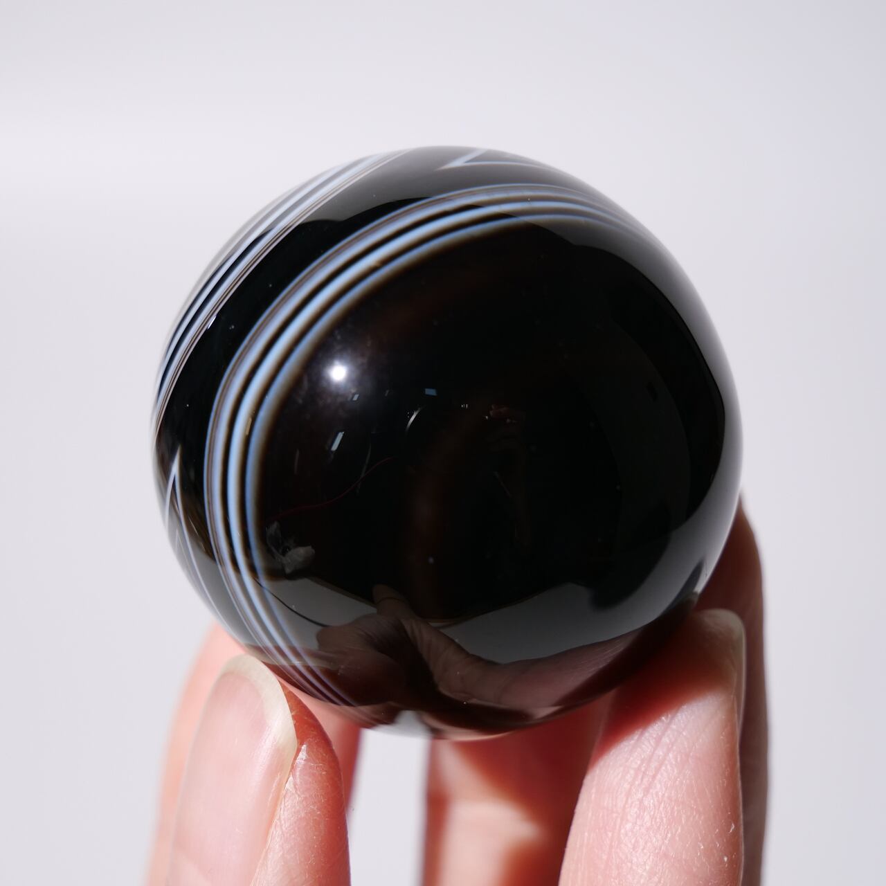 ⬛︎ ブルーオニキス　スフィア　約42.2㎜　台座付き ブルーオニキススフィア/Blue Onyx Sphere – INITIO