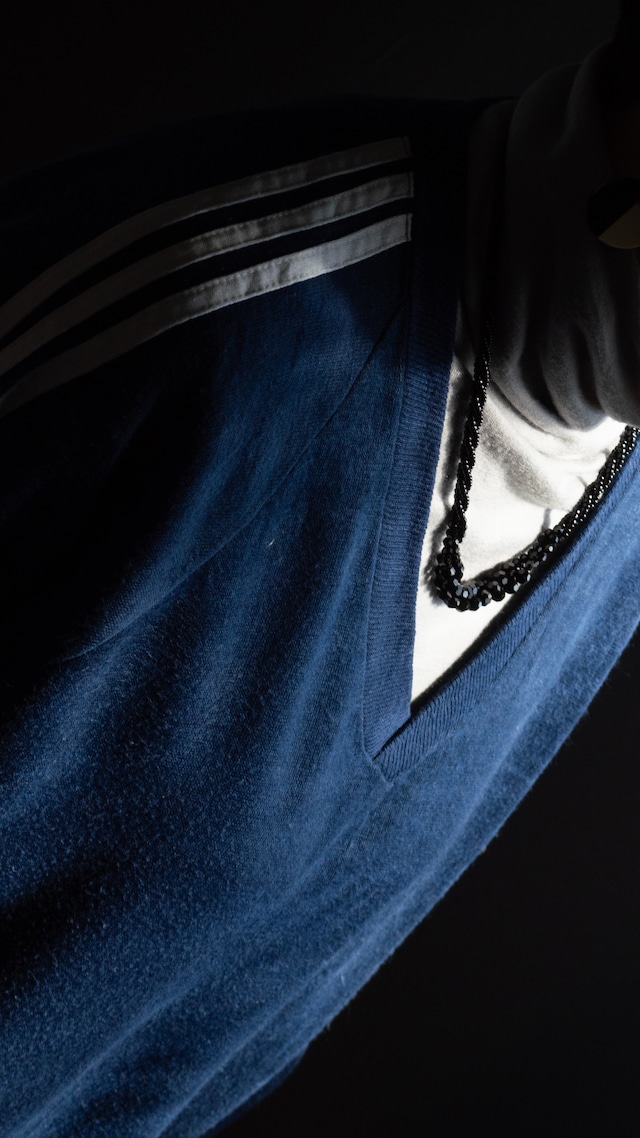 unknown '80s vintage Line sleeve V-neck