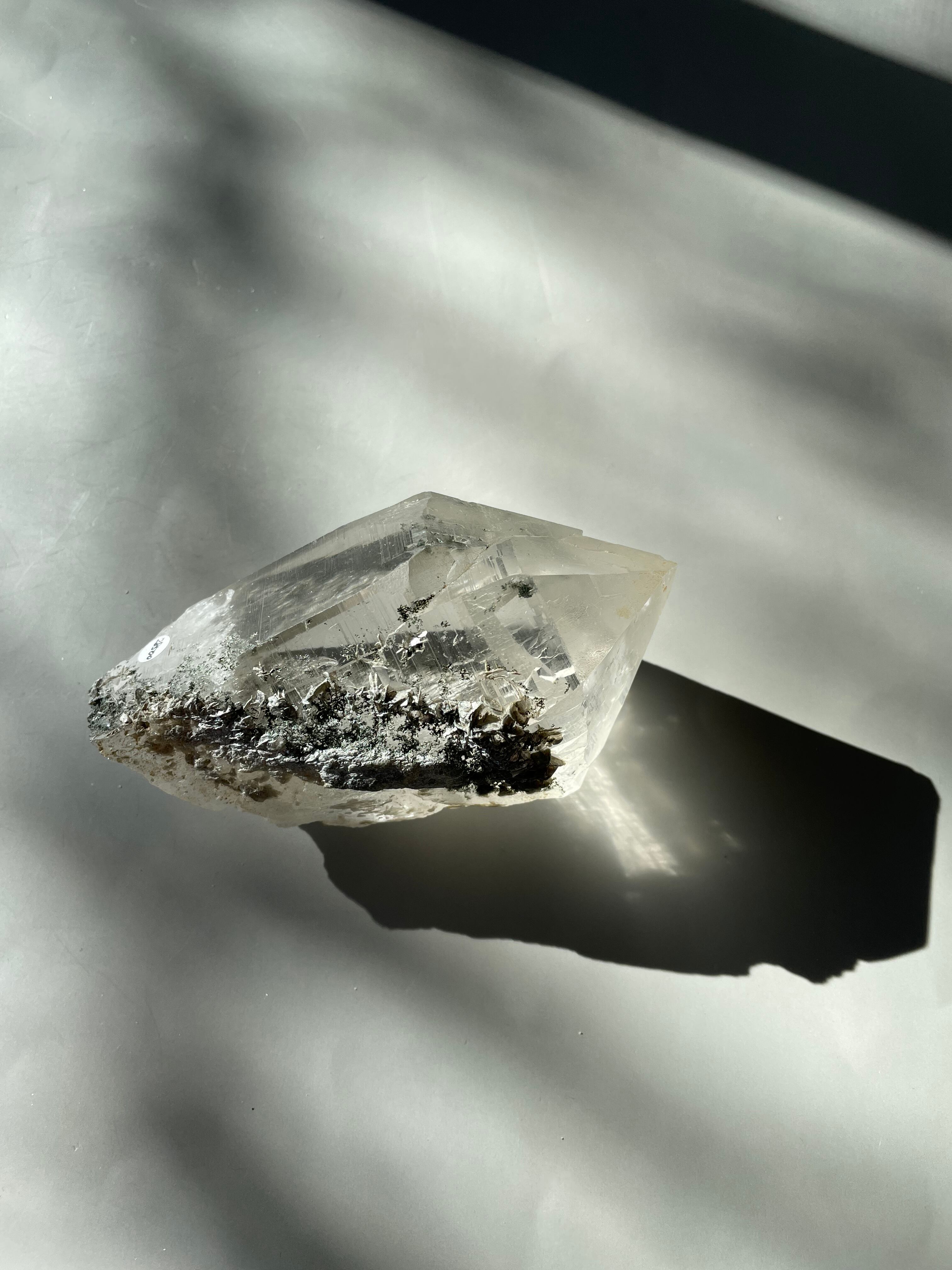 パキスタン　ギルギット　スカルドゥ産　ヒマラヤ水晶　マイカ　アイスクォーツ　クローライト　虹　